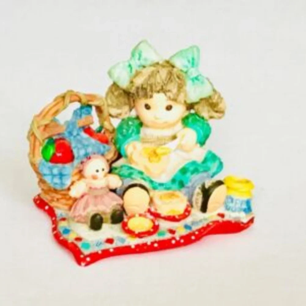 1994 Enesco Applause Spread God's Blessings Figurine